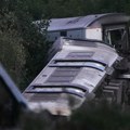Voz iskliznuo iz šina u Engleskoj, 20 ljudi povređeno: Dve osobe teško