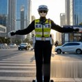 Ne pišu kazne i ne hapse, ali sve vide: Kineski robokapi patroliraju ulicama (video)