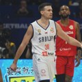 I FIBA se divi: "To je to, to je tvit", a evo i šta Aleksa peva Šaju!