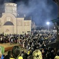 Neverovatna slika sa ustaničkog Ljubića: Na stotine vernika prisustvovalo paljenju badnjaka