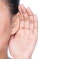 Ova četiri simptoma ukazuju da gubite sluh