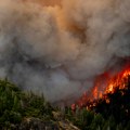 Nekoliko hiljada ljudi evakuisano u Kaliforniji zbog velikog šumskog požara