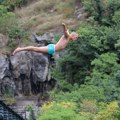 Tradicionalni 32. Skokovi sa starog železničkog mosta u subotu na Gradskoj plaži