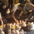 Oskrnavljeno komemorativno mesto za žrtve pada nadstrešnice, policija traga za počiniocem