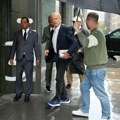"Otmičari su je ugurali u auto, silovali i 42 puta izboli nožem": Glumac u autobiografiji opisao surovu sudbinu svoje sestre