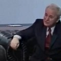 "Uzeo flašu viskija i krenuo da se poverava": Šok detalji poslednjeg Miloševićevog intervjua, samo jedno odbio