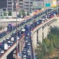 Jedna osoba povređena, formrirale se kolone: U lančanom sudaru na Gazeli učestvovala tri vozila