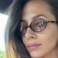 Dekolte do pupka usred dana, ljudi gledaju i ne veruju: Glumica napravila haos, za ovo je potrebna smelost