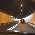 Mladić (22) jurio 171 km/h kroz tunel, pretekao čak 21 vozilo preko pune linije: Kada ga je švajcarska policija zaustavila…