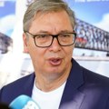 Vučić obilazi radove na Starom železničkom mostu: Biće vidikovaca, zelenila i kafića