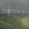 Stanje na granicama: Kamioni čekaju četiri sata na Batrovcima, Šidu i Rači