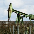 Pad cene energenata: nafta Brent 103 dolara, gas oko 77 evra
