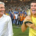 Ronaldov ironičan smeh dok Srbin dobija nagradu za najboljeg na turniru (foto, video)