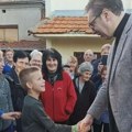 Za mene je uvek najlepše kada sam sa svojim narodom: Vučić u selu Kostur (foto)