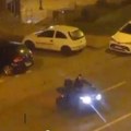 Umalo se nije zaleteo U ljude na stanici: Bahati vozač kvada koji je divljao po Voždovcu razbesneo Beograđane! Video