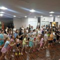 Devojčice iz Niša vežbale horsko pevanje sa drugarima iz čitave Srbije