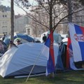 Studenti protiv blokada šire svoj kamp i na plato kod Starog dvora (FOTO)