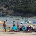 „Samo smo čekali tragediju“ Roditelji još prošle godine prijavili tobogan na Rabu gde je poginula devojčica (2)