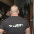 Privatno obezbeđenje uoči konstitutivne sednice SO Kosjerić, TV N1 ne može unutra