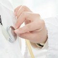 Doktor napustio pacijenta usred operacije da bi imao intimne odnose sa medicinskom sestrom: Uhvaćeni na delu!