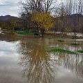 Postavljaju se nasipi, ukljanjaju se prepreke Srbijavode: Proglašene vanredne odbrane od poplava na teritoriji Južne Morave…