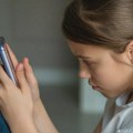Svaki peti adolescent seksualno uznemiravan na internetu