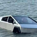 Ušao Sajbertrakom u jezero kako bi testirao Teslin režim "plivanja u vodi": Zbog jedne katastrofalne greške izašao sa lisicama…