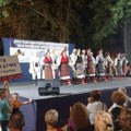 NA FESTIVALU FOLKLORA U TREBINjU Gajdobranima „Zlatni Dučić“ pod platanima