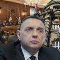 Vlada Srbije mora da padne odmah, angažovala je „državnog službenika“ koji šuruje sa švercerima droge