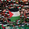 Ne mogu zastave Palestine? E, SAD ćete da vidite! Klub u ratu sa svojim navijačima, a oni prkose u Ligi šampiona!