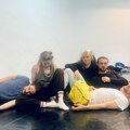 Zapaljivi plesni performans o fluidnosti i složenost identiteta: Nova predstava Igora Koruge