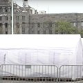 Tageblat: Vučić se od protesta brani plaćenim ljubiteljima kampovanja u centru Beograda