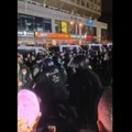 Rajsnerova završila s modricama: Policija udarila na blokadere u Berlinu (video)