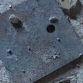 Renovirao 100 godina staru kuću, a onda je otkrio metalni poklopac Kad ga je podigao, umalo se onesvestio od šoka! (foto)