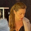(Foto) Katarina Radivojević bez scenske šminke: Evo kako glumica izgleda dok se sređuje u šminkernici - ne krije da radi…