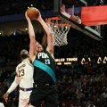 Dončić pauzirao - Lejkersi se raspali protiv Portlanda