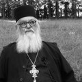 Pričao sa vernicima, pa osetio slabost i umro: Velika tuga u SPC! Upokojio se voljeni iguman manastira Rača