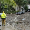 Haos u Kaliforniji, proglašeno vanredno stanje Poplave ne staju zbog "atmosferske reke", najmanje troje mrtvih (foto, video)