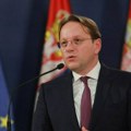 Varhelji čestitao Vučeviću: Radujem se saradnji na pristupanju Srbije EU