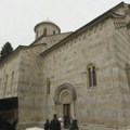 Italijanski vojnici KFOR-a donirali sistem osvetljenja manastiru Visoki Dečani