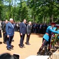 Uživo održan parastos i pomen Obeležava se Dan sećanja na žrtve ustaškog zločina, genocida NDH - Vučević: Rana je…