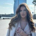 Nikolina iz Kraljeva promenila pol, sad pozirala u sakou bez brusa: Jedva obuzdala poprsje, lajkuje je Tomović