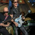 "I Wanna Play My Guitar" - Novi singl pevačke i slavnih gitarskih legendi