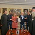 Mitropolit Joanikije uručio u Beogradu Orden Svetog Petra Drugog Lovćenskog Tajnovidca Đorđu i Nadi Momirović