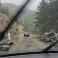 Возачи опрез: Велики одрон на магистали код Прибоја