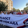 Okupljanja protiv blokada širom Srbije: Vučić u Borči, u Vranju razvijena "trobojka" dugačka 100 metara