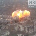 Tri tone smrti nad mirnogradom! Snimak razaranja ukrajinskih jedinica šokira svet (video)