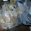 U automobilu i stanu osumnjičenog pronađeno više od 2,6 kilograma marihuane