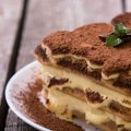 Italijanski kuvari napravili tiramisu duži od fudbalskog terena (VIDEO)