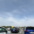 (Mapa, video) Svi se upravo vraćaju sa Zlatibora: Stvorile se kilometarske kolone, mape se "crvene", a ovo su kritične tačke!…